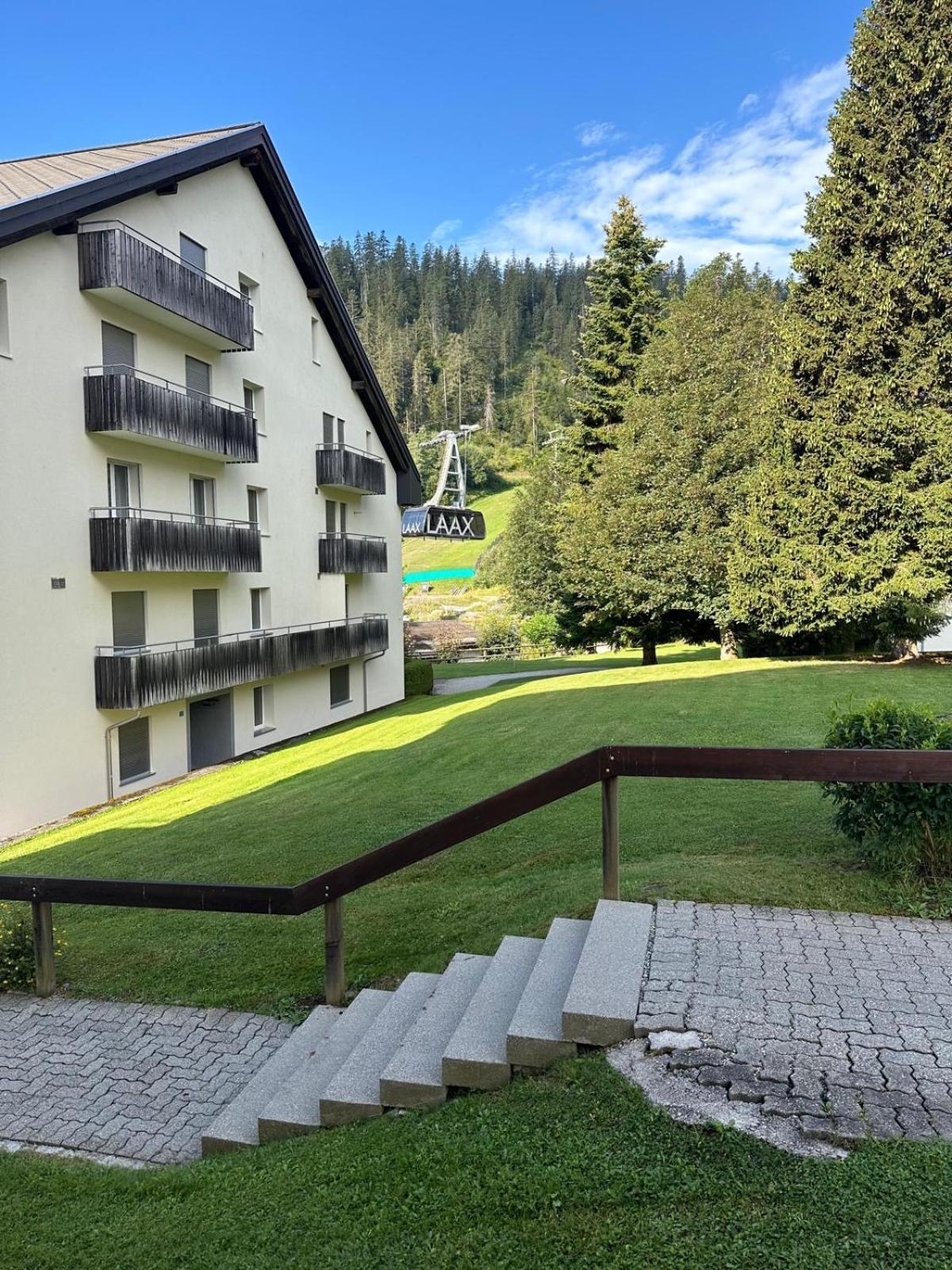 Apartment In-ski Out